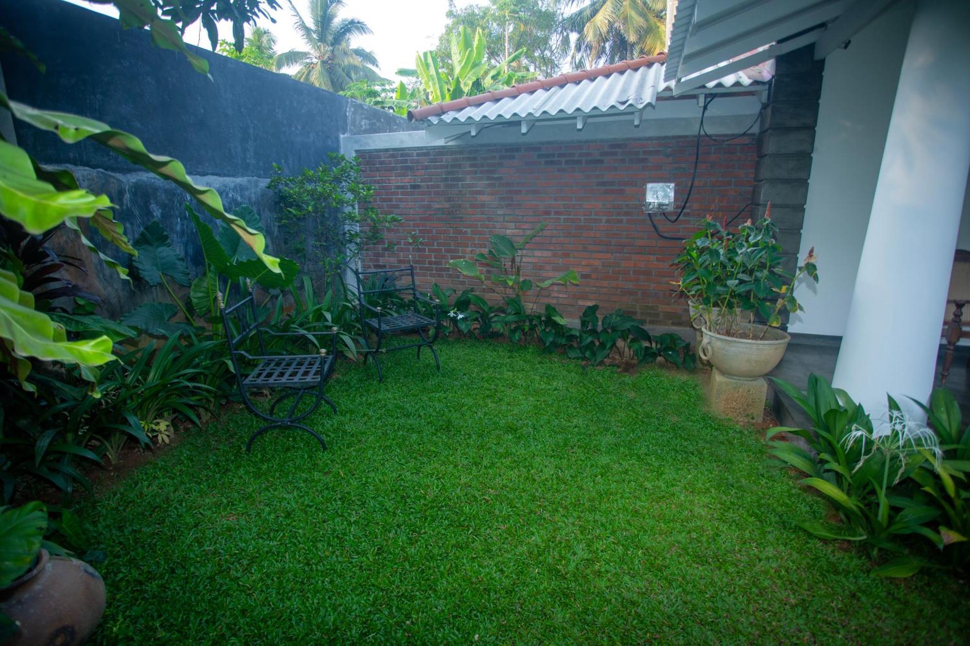 Dhyana Villa アンバランゴダ エクステリア 写真