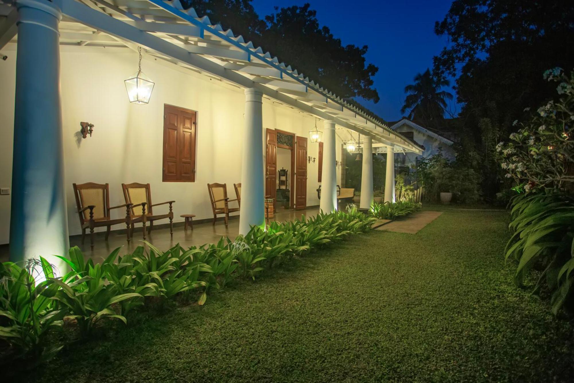 Dhyana Villa アンバランゴダ エクステリア 写真