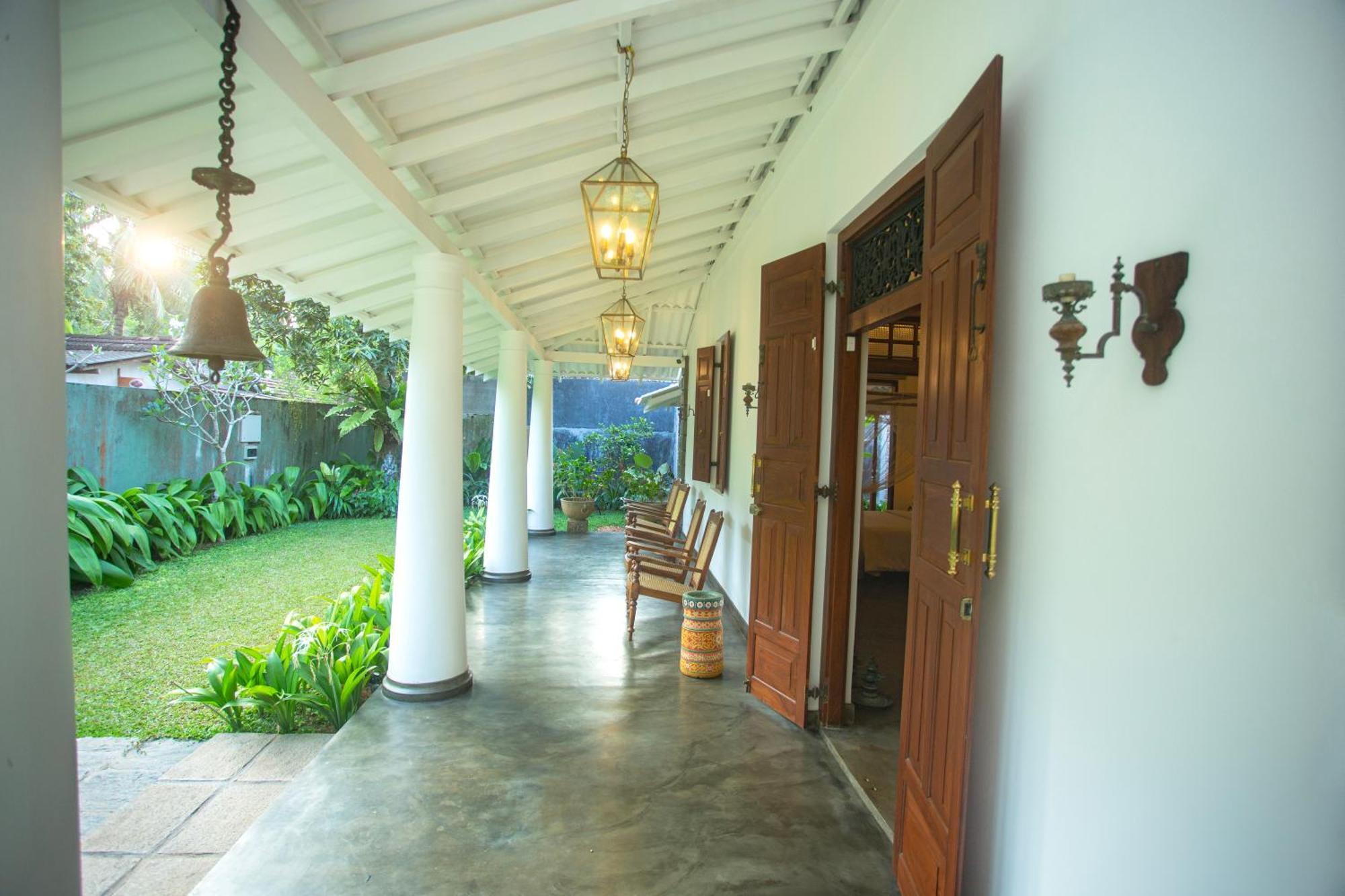 Dhyana Villa アンバランゴダ エクステリア 写真
