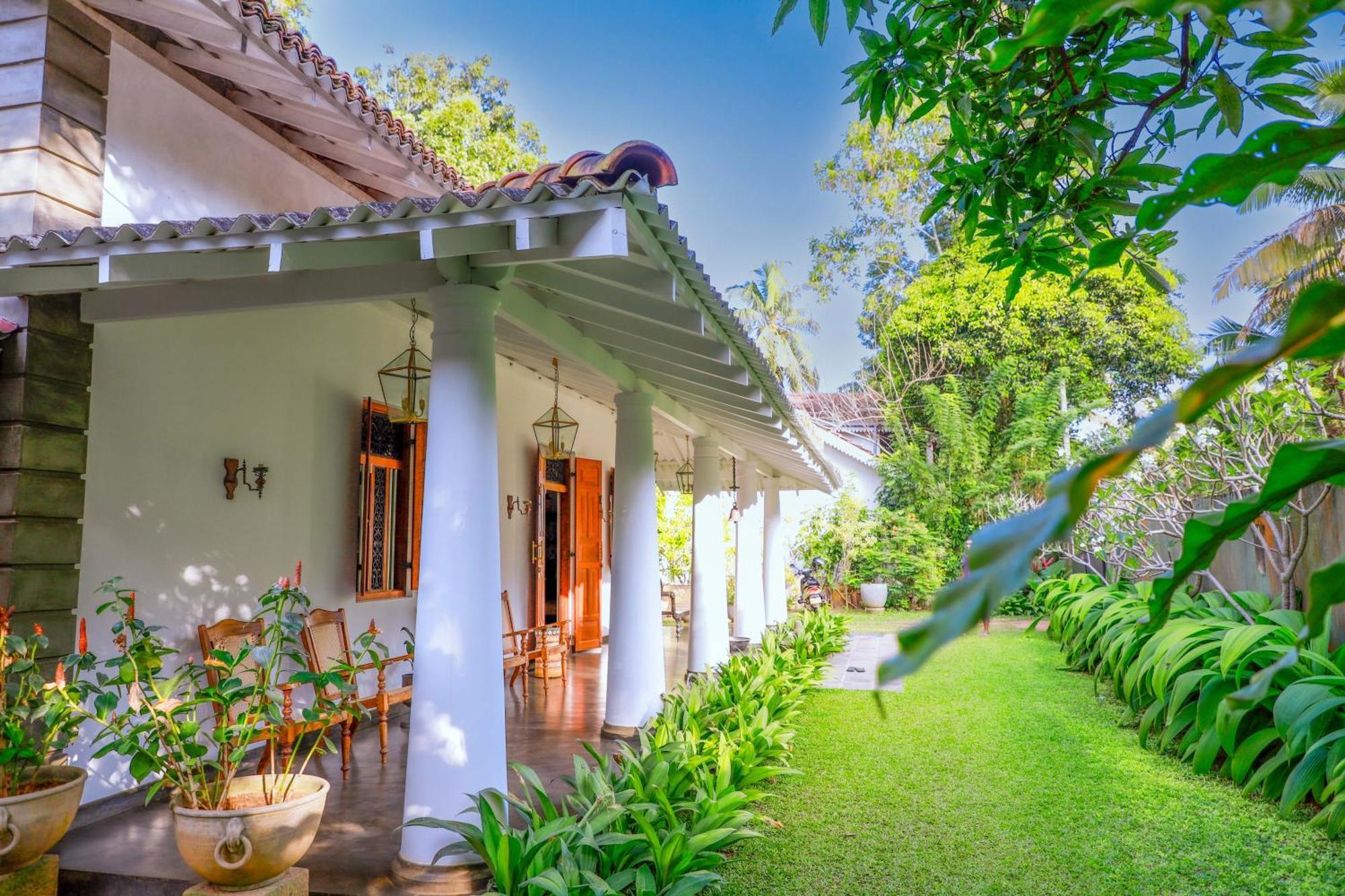 Dhyana Villa アンバランゴダ エクステリア 写真
