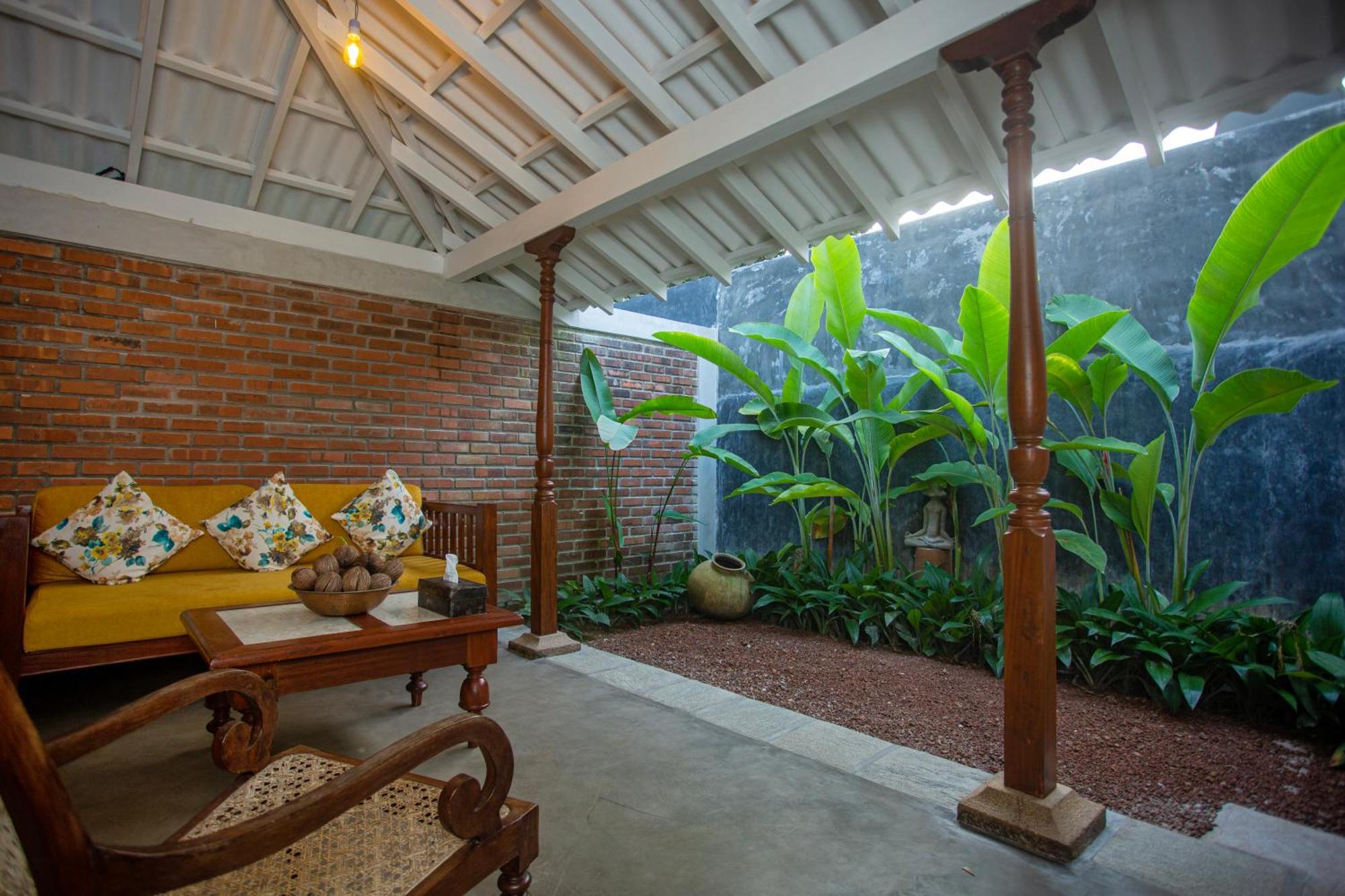 Dhyana Villa アンバランゴダ エクステリア 写真